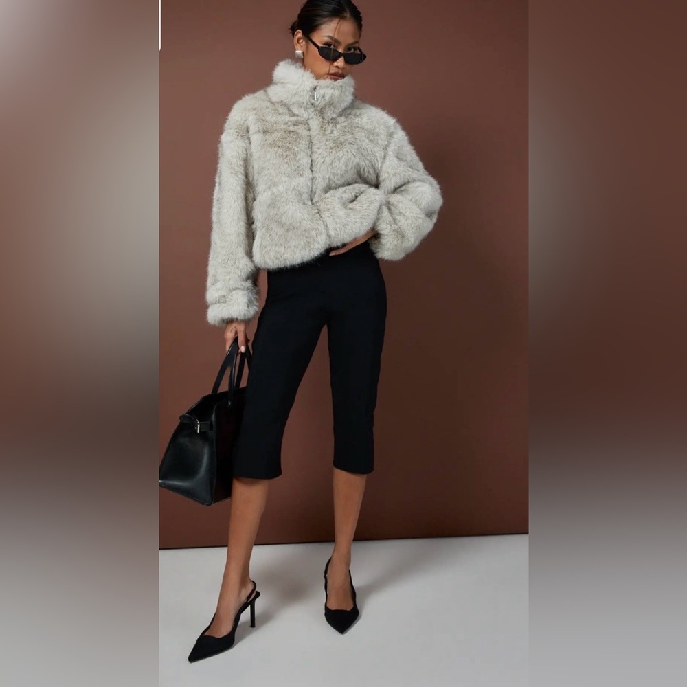 Elegant Cream / Tan Neiman Marcus Women White Rabbit Fur Long Sleeve Zip Jacket